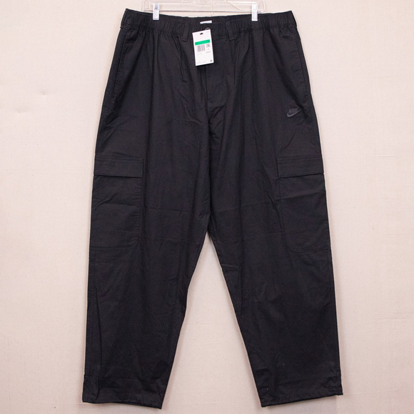 Nike Sportswear Club woven cargo black pull on pants NWT-XL